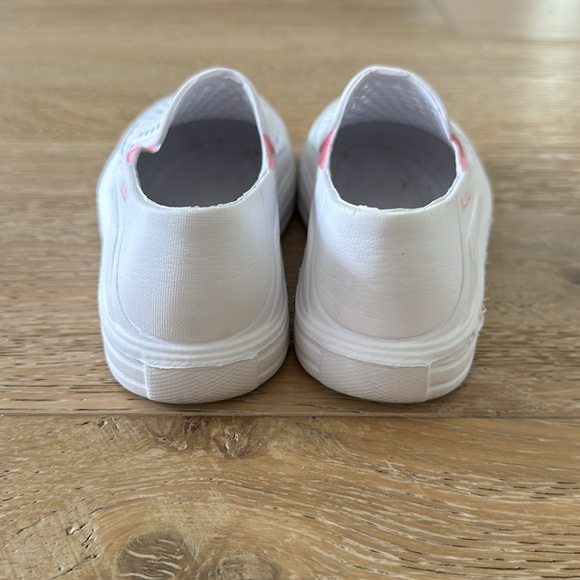 ***LIKE NEW*** toddler size 9 white rubber shoes - Picture 3 of 3